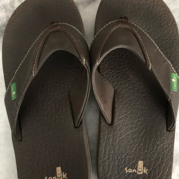 Boys Sanuk brown flip flops - Picture 2 of 2